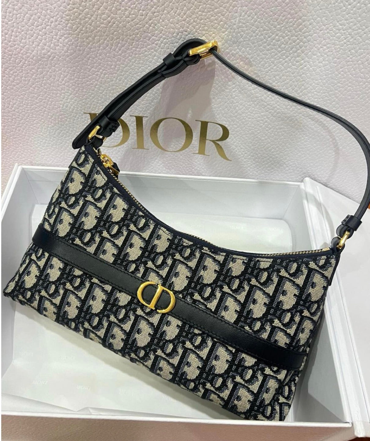 Dior 30 Montaigne Bag