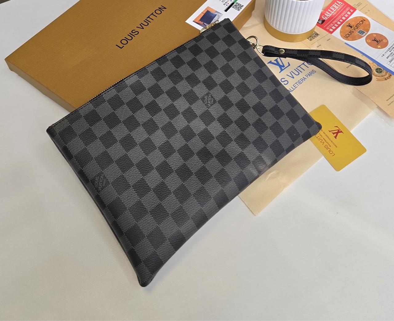 LV Clutch