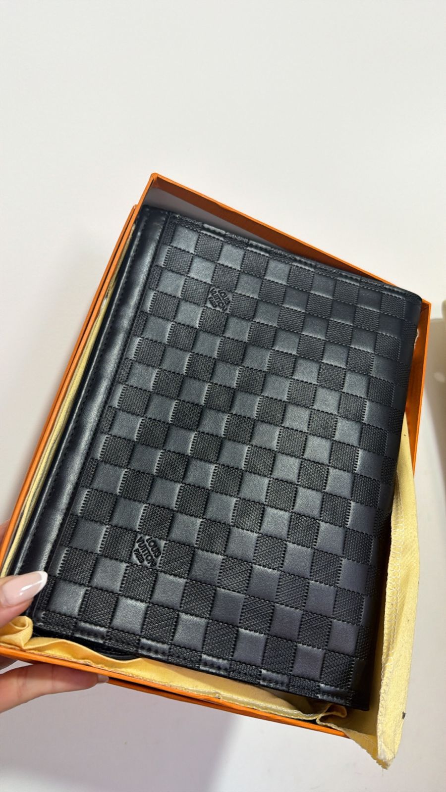 LV Clutch